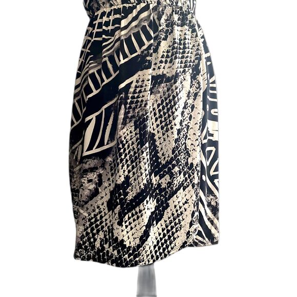Chico's Surplice Sheath Dress Black White Snake Abstract Geo Print Size Medium 1 - Picture 3 of 5